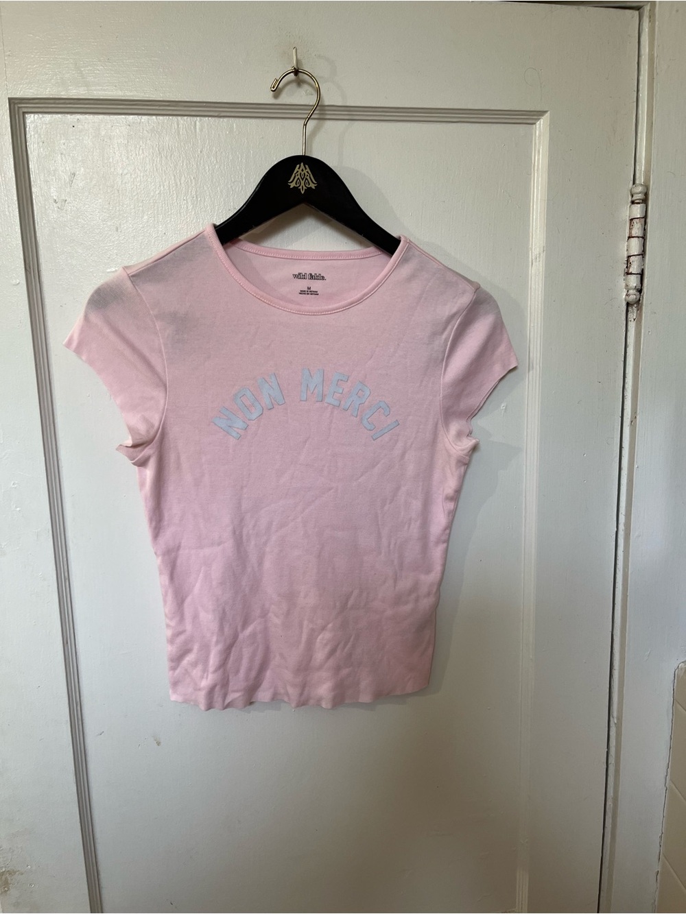 Wild Fable "Non Merci" Light Pink Cropped Baby Tee Slogan Graphic Top Size M